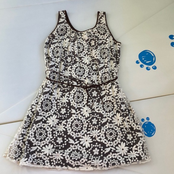 Belted Flower dress - Picture 1 of 5